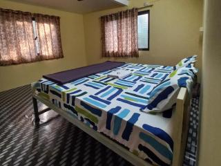 Juis Homestay Near Beach Property - Malvan - 1