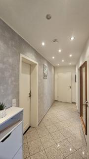 80 m2 moderne und zentrale Wohnung in Hannover mit eigenem Parkplatz - 1