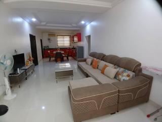 3 bedroom fully furnished David Court - 0