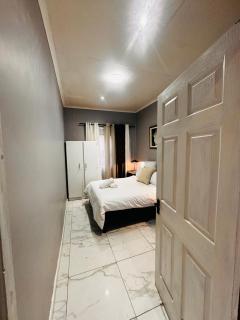 Mila Lodge 2 - Goodwood - 3