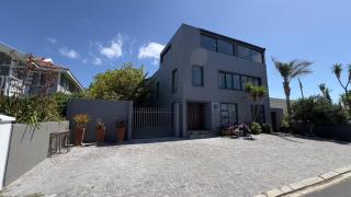 82 on Second family stay - Kleinmond - 9