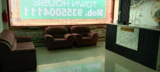 Hotel Blue Heaven Oyotownhouse - Ghaziabad - 7