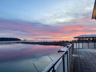 Comfortable Apartment with private dock - 0