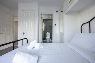 Apartment-Sleeps4-Balcony-Parking-Internet - Brighton & Hove - 6