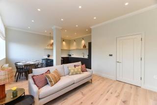 Pass the Keys Stunningly designed gem London - Twickenham - 2