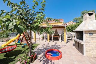 Holiday House with playground - 3 min from the beach - Vir (Puntadura) - 7