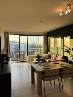 Central Apartment with City Park View and Terrace - 6