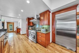 Stunning Mountain Gem with Hot Tub Near Palisades - 1