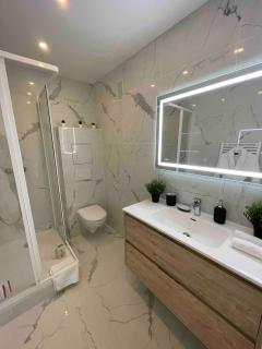 4 Bedroom Apartment - Near docks and metro - Rouen - 0