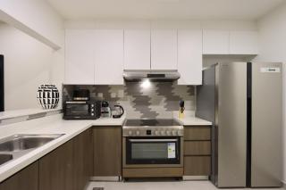 Livbnb- Classy 3BR plus Maid's Villa with Private Patio - Dubai - 5