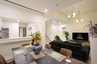 Livbnb- Classy 3BR plus Maid's Villa with Private Patio - 8