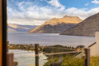 Lake Views and Luxury on Queenstown Hill 4 bedrooms, 3 and half bathrooms - Queenstown - 6