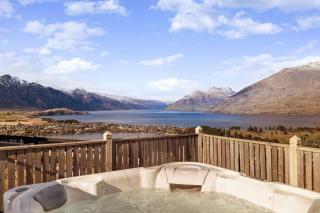 Lake Views and Luxury on Queenstown Hill 4 bedrooms, 3 and half bathrooms - Queenstown - 5
