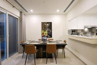 Livbnb- Classy 3BR plus Maid's Villa with Private Patio - 6