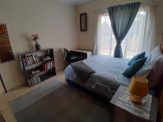 Lovely 1-bedroom in secure complex with pool - Joanesburgo - 9