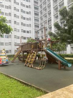 1 BR scenic city view Grass Residences SM North - Manila - 3