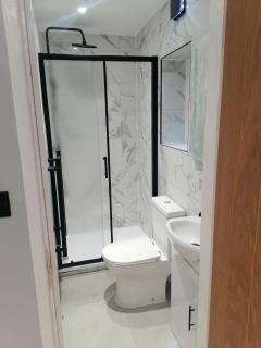 stunning, chic & bright studio apartment - Hemel Hempstead - 2