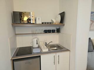 Spacious Apartment - 12 Minutes from Gatwick - Ifield - 2