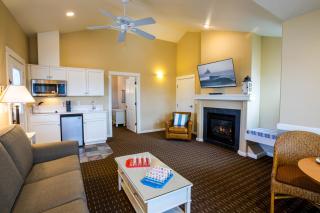 Lighthouse Inn - Cannon Beach - 8