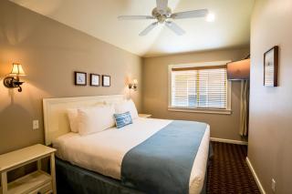 Lighthouse Inn - Cannon Beach - 2