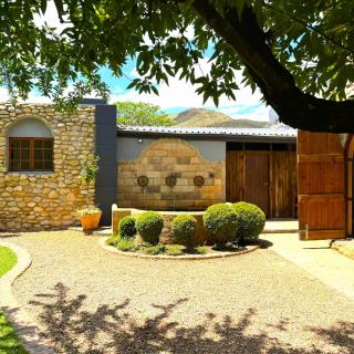 Oaksrest Vineyards Guest Farm - 1