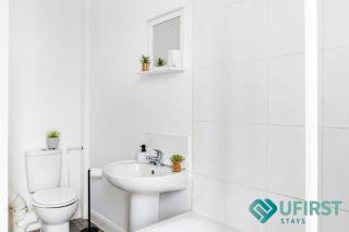 Luxury 4 BR Home - City Centre, Forest Rec, Arboretum & Hyson Green Market - Free Parking - Sleeps 8 - Nottingham - 2