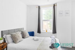 Premium 4 BR House - Forest Fields - City Centre - Free Parking - WiFi - Close to Forest Rec - Sleeps 8 - 0