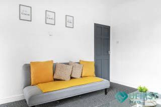 Charming 4-Bed House in Nottingham - Near City Centre, Hyson Green Market & Forest Recreation Ground - Nottingham - 4
