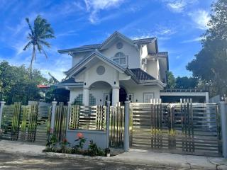 4BR Tagaytay House Staycation near Sky Ranch - 9