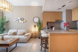 1BR The Monarch Suite by Blue Cloud Holidays - Sharjah - 9
