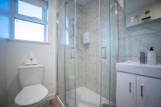 Modern Town Centre Apartment - Leominster - 7