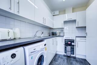 2 Bedroom Serviced Apartment Free Parking - Thornton Heath - 7