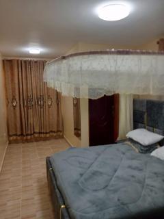 3 bedroom bnb membley - 1