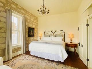 Shopkeeper's Inn - 3