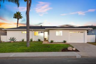 Modern Escape w Mountain Views, Walk to Lake, Golf, Resort, Dining - 5