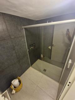 Hermosa Casa en Villa del Lago Carlos Paz Vista al lago, zona exclusiva y residencial - Córdoba - 1