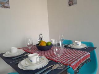 Charmoso lar a 1 quadra da praia, com 2 quartos - 7