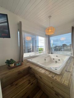 Jacuzzi Privativa e Vista Mar - Apto Tartaruga - 0