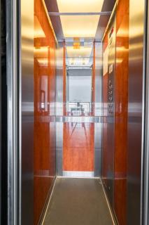 Stunning Views 3BR Sunny Flat - 3 Superb Balconies - 4