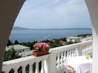 Room Jelena for 3 persons, 300m from beach - Novi Vinodolski - 9