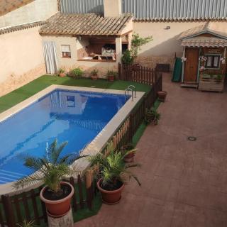 CASA RURAL LOS ABUELOS COMPLEJO CON PISCINA COMPARTIDA ,a - Argamasilla de Alba - 0