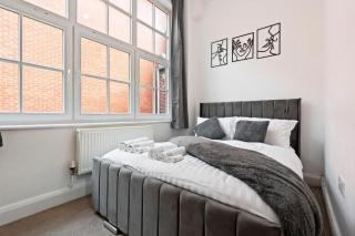 Charming 2-Bedroom Apartment with Excellent Amenities - Birmingham - 2