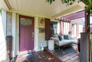 Perfect Broad Ripple Retreat with Hot Tub, King Bed, near DT & Children's Museum, Pet Friendly Fenced Backyard - Indianápolis - 6