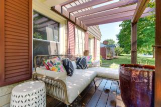 Broad Ripple Getaway, Hot Tub, King Bed, Walk to Shops, Bike the Monon - Indianapolis - 1