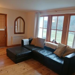 Cheerful 3 bedroom cottage with open fire - 7