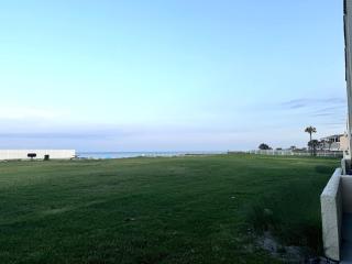 Ocean Front Condo With Pool Ground Floor - 8