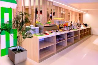 Fave Plus Hotel Palembang - 4