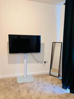 Beautiful King Sized En-suite Room with Free Parking - Anderson Home - - 3