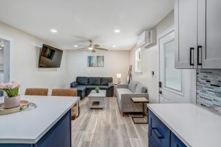 5842 Leslie-Charming, Cozy, Private 1bed1bath, Fenced Yard, Sunroom, Deck - Nashville - 5