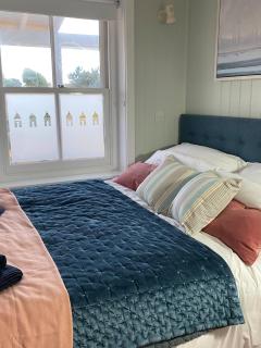 NEW Cosy Gem, Near Beach, Log-Burner, Dog Friendly - East Wittering - 7
